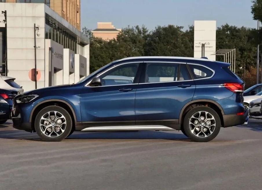 27.98万起售,2022款新宝马x1焕新上市,连续5年领跑细分市场!-新浪汽车