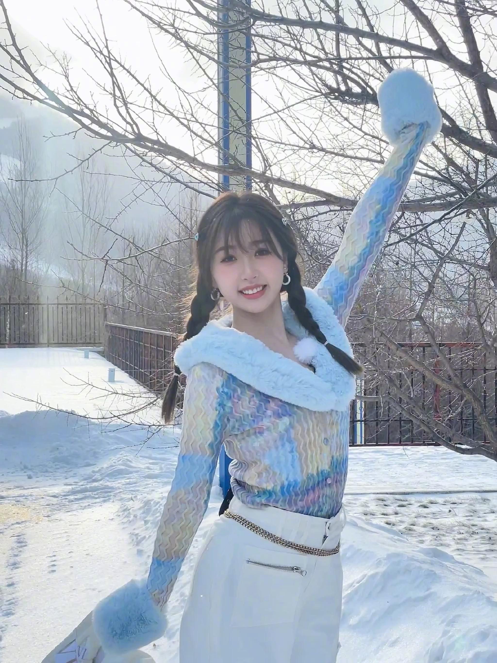 虞书欣分享雪地live图~|虞书欣|live_新浪新闻