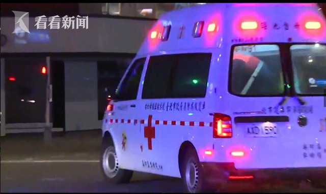 男子闯红灯被撞身亡 出租车司机：看到人时已来不及休闲区蓝鸢梦想 - Www.slyday.coM