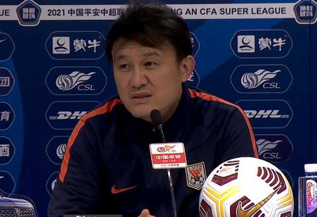 冠军教练郝伟话少,因为一年来背负的压力很大|郝伟_新浪新闻