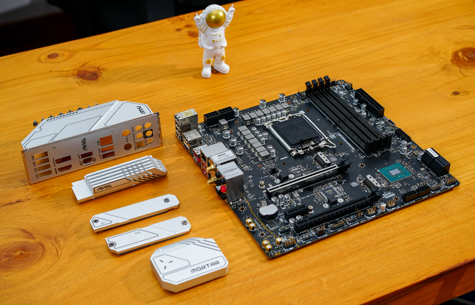 intel12代平台中端顶配座驾微星b660m迫击炮图赏