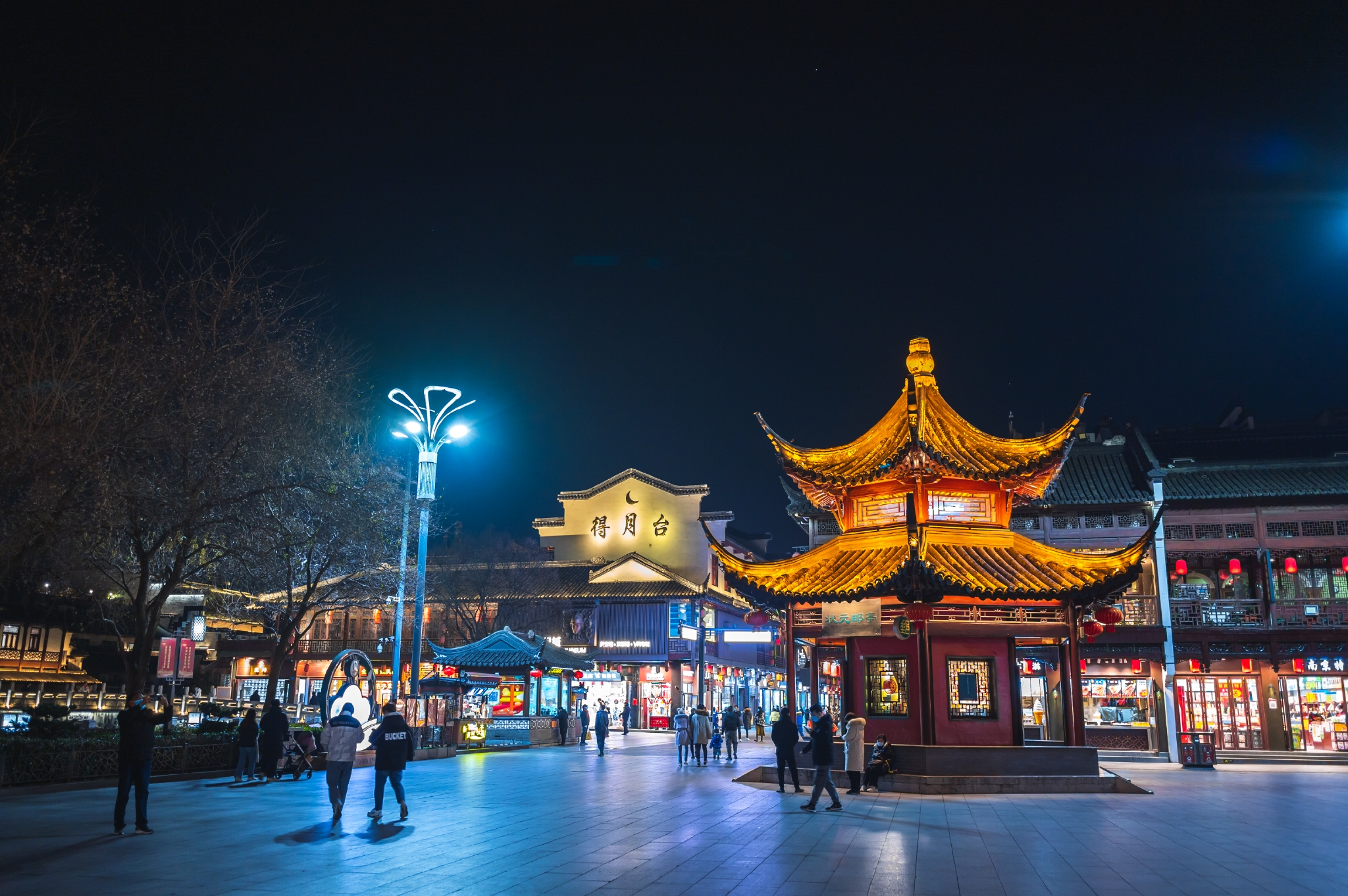 南京夫子庙要这样玩逛文创店坐秦淮河画舫感受金陵古韵之美