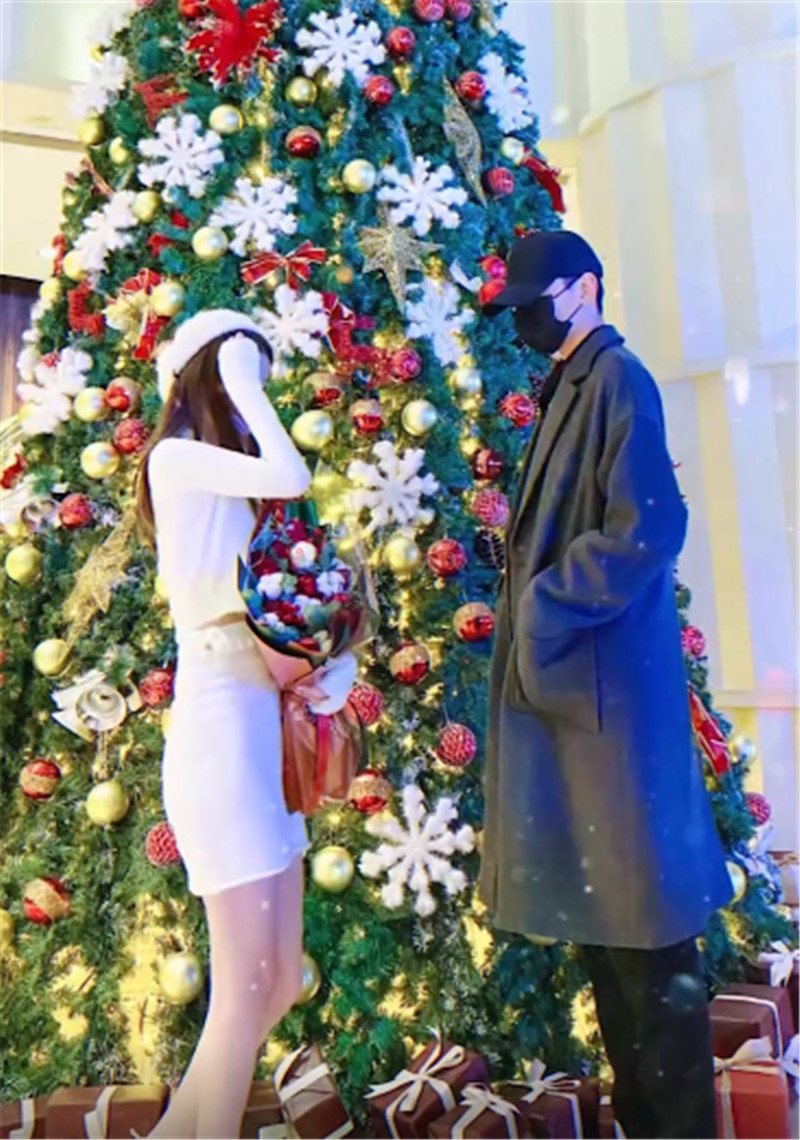 林颜狗子回不去了新欢妮可全身照露脸出镜秀恩爱三秒圈粉50万