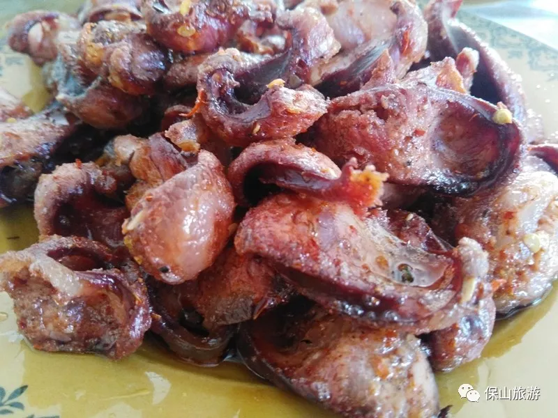 龙陵晒的各种荤货十分招惹口水