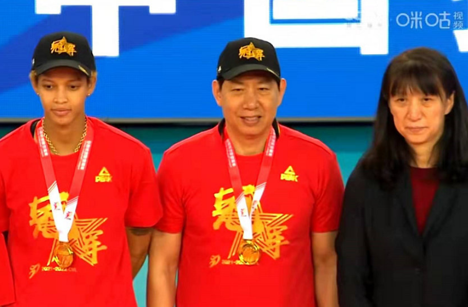 姚迪捧起奖杯!袁心玥李盈莹搞怪,冠军大合影,王宝泉终于笑了休闲区蓝鸢梦想 - Www.slyday.coM 姚迪捧起奖杯!袁心玥李盈莹搞怪,冠军大合影,王宝泉终于笑了休闲区蓝鸢梦想 - Www.slyday.coM