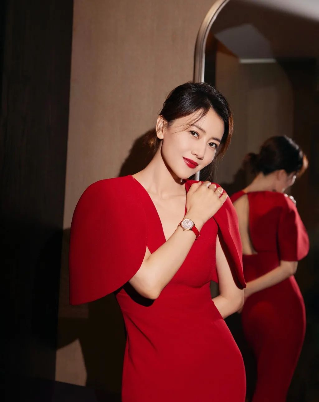 高圆圆复出抢戏?李易峰带资进组?范世錡火?易烊千玺痛失影帝?休闲区蓝鸢梦想 - Www.slyday.coM 高圆圆复出抢戏?李易峰带资进组?范世錡火?易烊千玺痛失影帝?休闲区蓝鸢梦想 - Www.slyday.coM