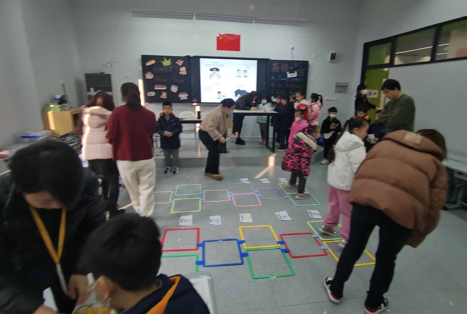 这是一场神奇的冒险旅行，每一颗星都激发热情，还有“大咖”警官、书法大家助阵！休闲区蓝鸢梦想 - Www.slyday.coM