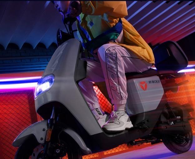 日评3000价位标杆雅迪de2电动自行车