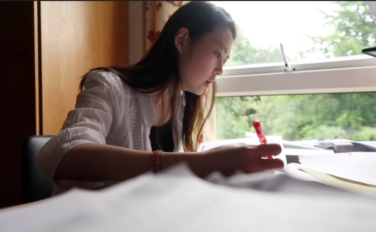 剑桥学霸b站百万粉博主彭酱酱炼成记拼劲儿自律与好的学习方法