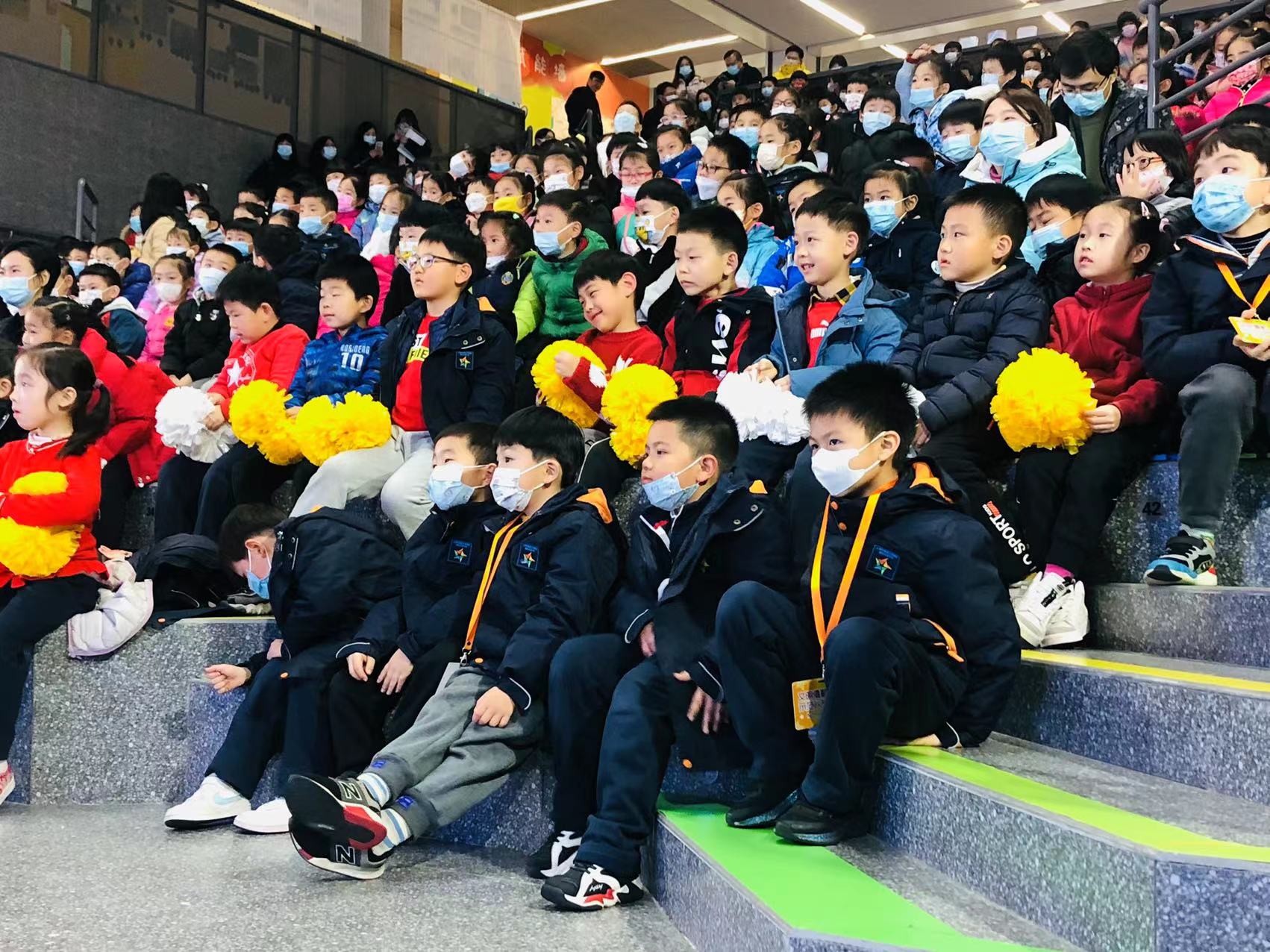 这是一场神奇的冒险旅行，每一颗星都激发热情，还有“大咖”警官、书法大家助阵！休闲区蓝鸢梦想 - Www.slyday.coM