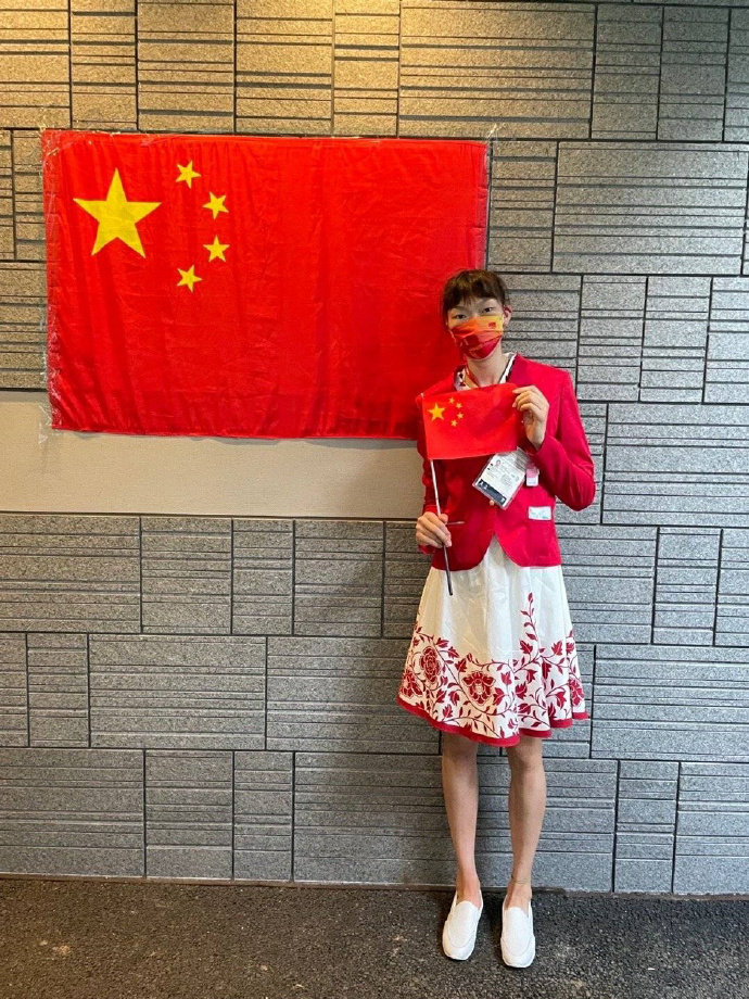 肖战在线为女篮运动员韩旭加油！ 能给你带来一些些力量，太荣幸了。中国女篮同样也给我们传递了很多激励和力量休闲区蓝鸢梦想 - Www.slyday.coM