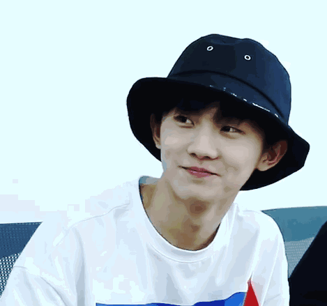 分享一组马嘉祺治愈系笑容动图,转走这个小马给你一天好心情!