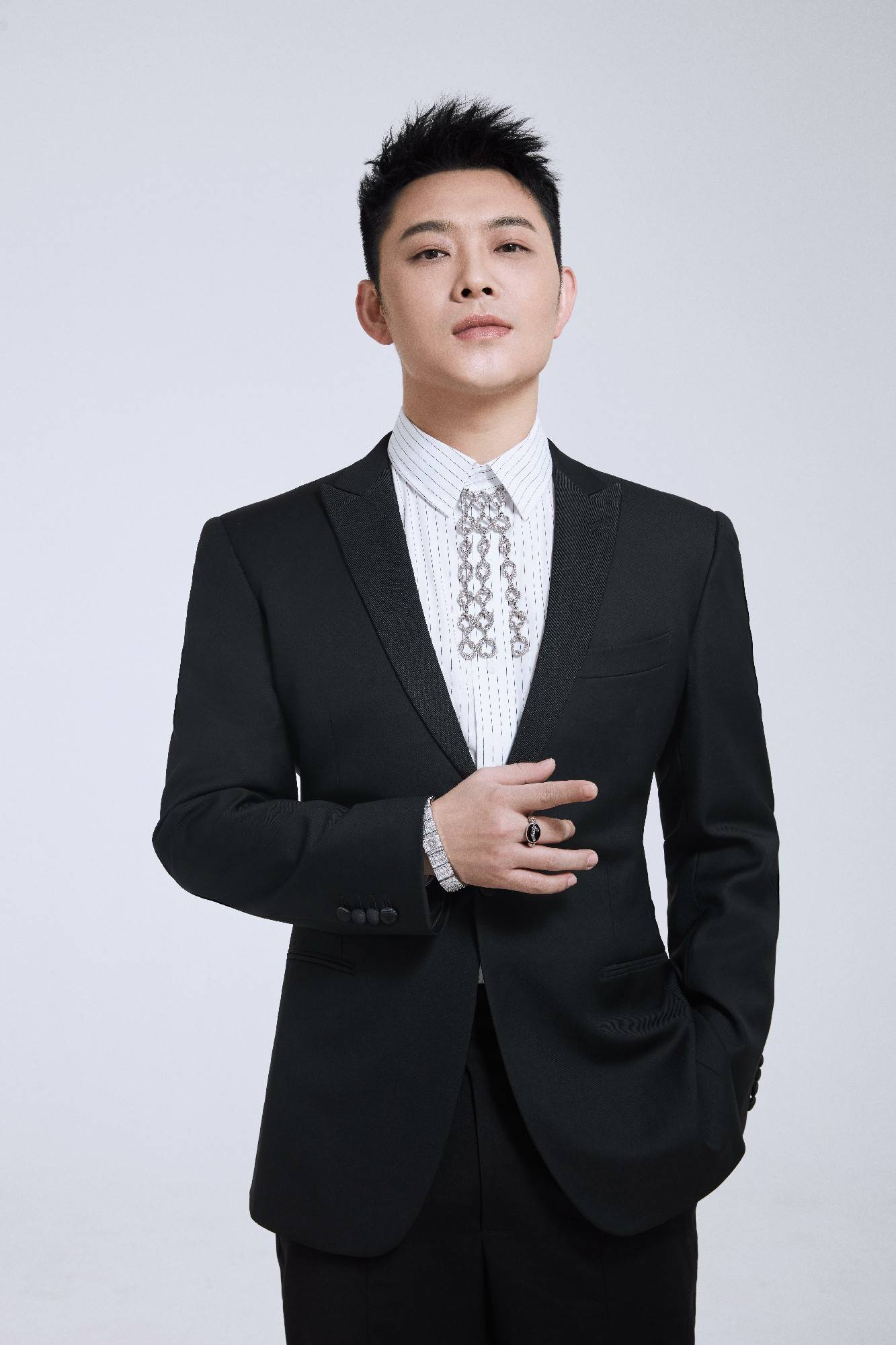 董宝石"致敬三部曲"主题ep《morethan:respect·iii》__财经头条