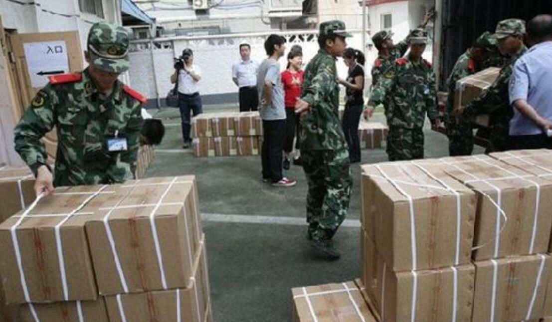 同样是押运,高考试卷用步枪护送,为何运输钞票却不行?休闲区蓝鸢梦想 - Www.slyday.coM 同样是押运,高考试卷用步枪护送,为何运输钞票却不行?休闲区蓝鸢梦想 - Www.slyday.coM