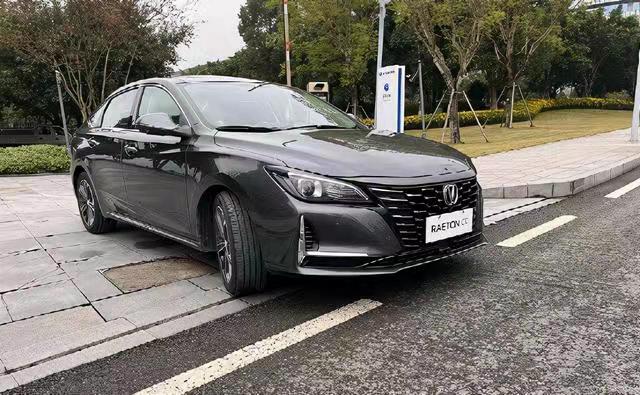 长安锐程cc2022款蓝鲸版15tdct尊贵型高颜值配置讨喜