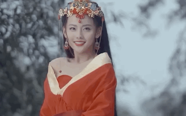 张嘉倪的古装真的好美啊笑容太鲨人了韵味十足