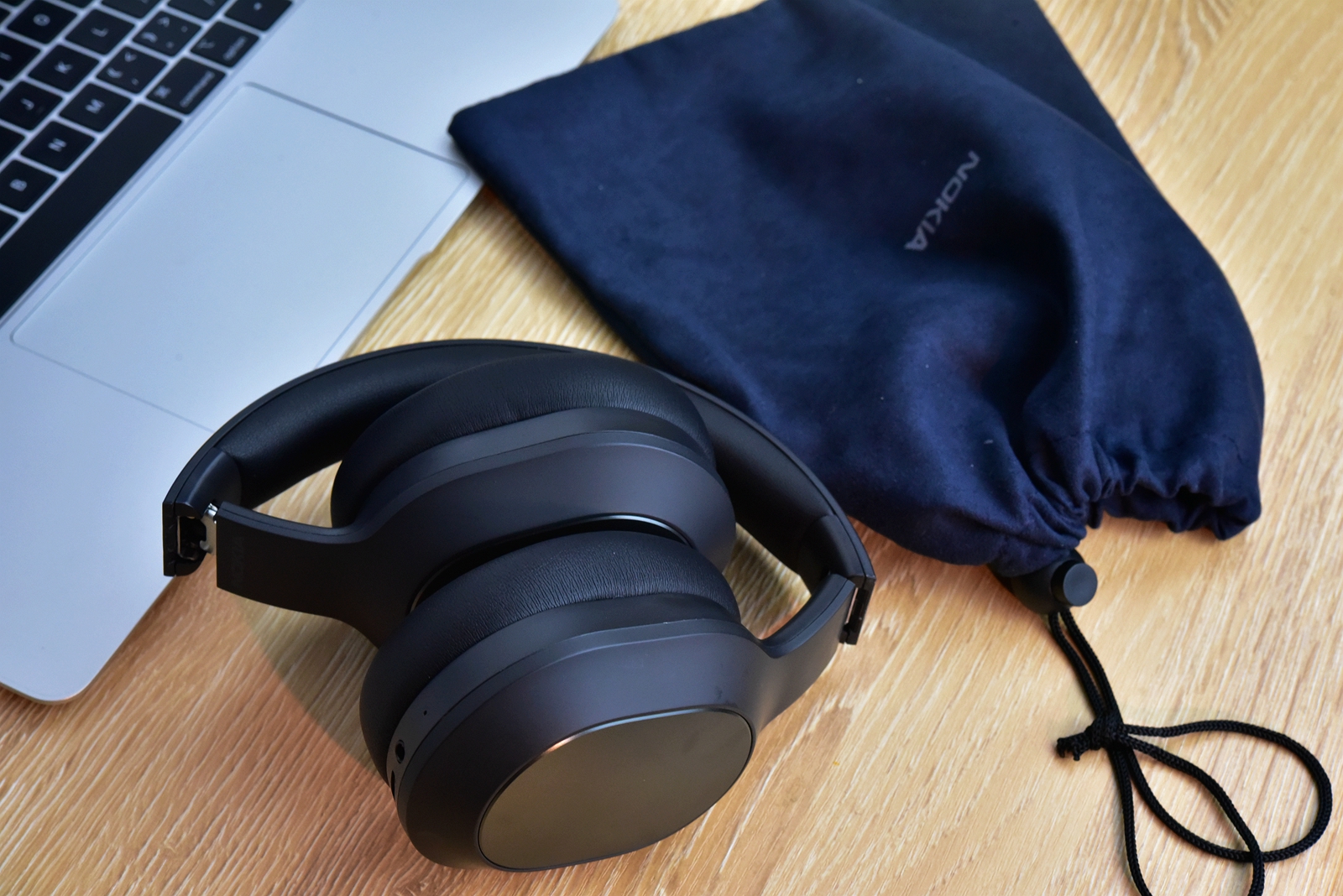 对年轻人充满诚意诺基亚e1200主动降噪头戴蓝牙耳机评测