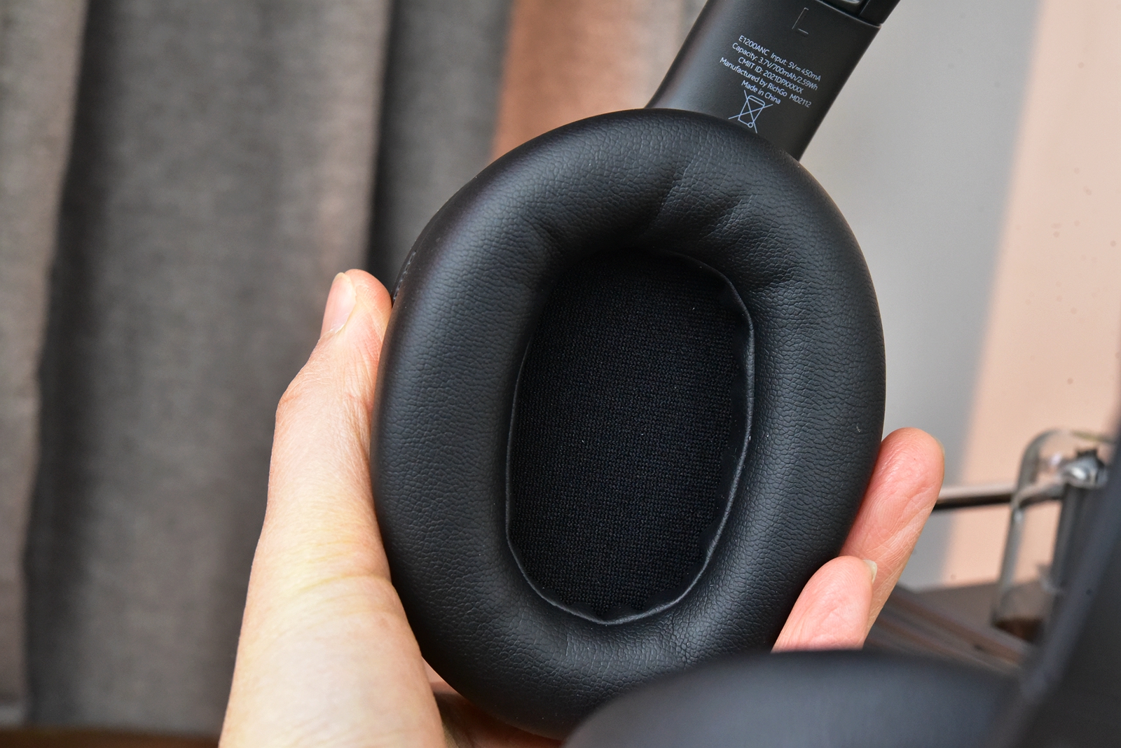 对年轻人充满诚意诺基亚e1200主动降噪头戴蓝牙耳机评测