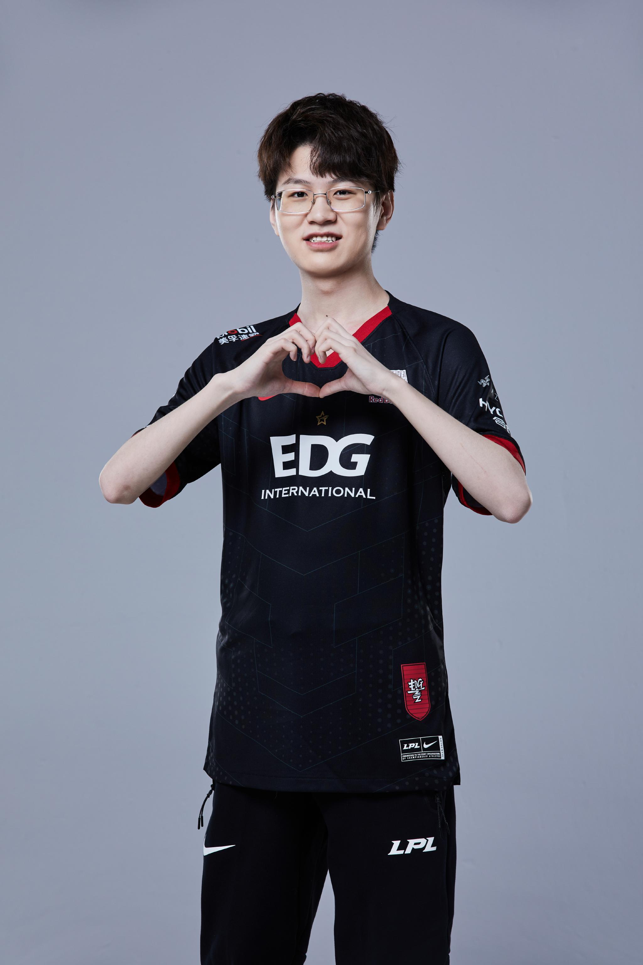 2022lpl##英雄联盟[超话]#补评论:@edg电子竞技俱乐部:viper选手疑行