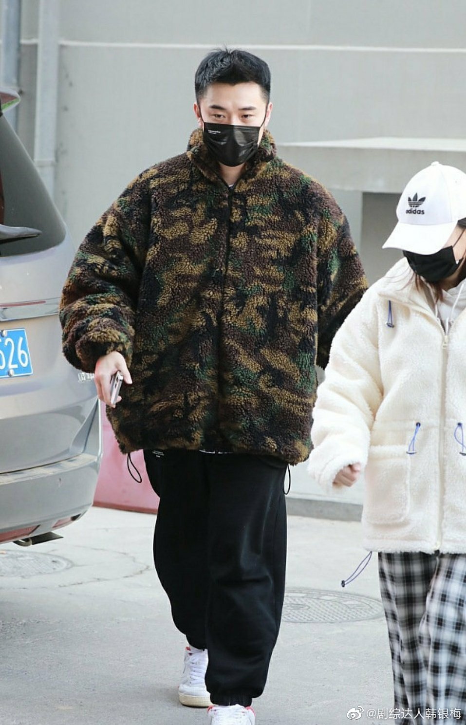 央视百花迎春晚会上班路透