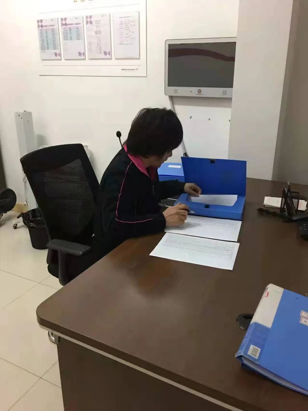 2022年高考首场开考！杭城宿管阿姨的这个举动，太暖了休闲区蓝鸢梦想 - Www.slyday.coM