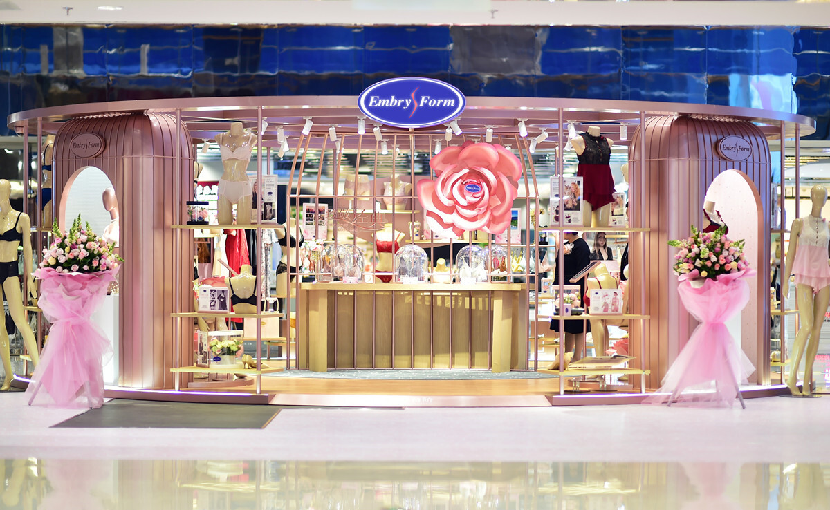 致敬经典安莉芳快闪店空降北京重塑内衣优雅美学