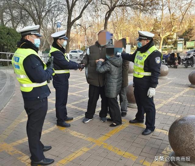 突发！临沂街头，一男子冲上马路企图撞车自杀！交警救下后得知其因家中变故，悲伤过度精神失控…休闲区蓝鸢梦想 - Www.slyday.coM