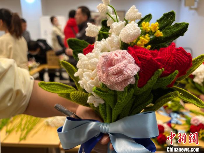 北京冬奥会将至 今年的颁奖花束永不凋谢 北京冬奥会 刘晓 上海市 新浪新闻