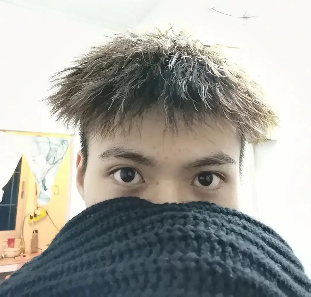 准备锡纸烫前,多少男生幻想过,自己将成为人见人爱的帅哥,迷倒众生的"
