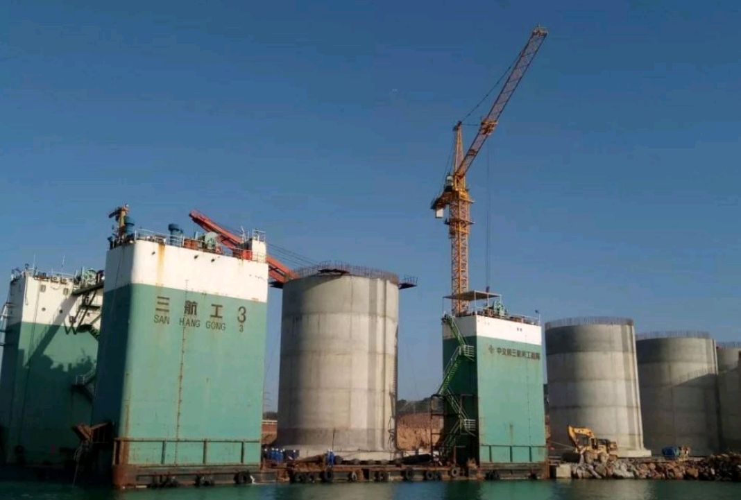 大海那么深，跨海大桥的桥墩是怎么打下去的？不愧是基建狂魔休闲区蓝鸢梦想 - Www.slyday.coM