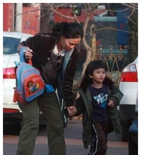 刘蓓带二婚孩子再嫁前夫亲儿子是她的开心果继子却让她苦恼