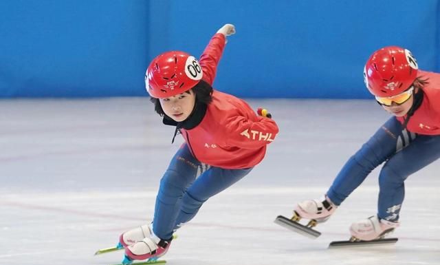 输在起点赢在终点,8岁女孩短道速滑起步摔倒,坚强起身反超夺冠休闲区蓝鸢梦想 - Www.slyday.coM 输在起点赢在终点,8岁女孩短道速滑起步摔倒,坚强起身反超夺冠休闲区蓝鸢梦想 - Www.slyday.coM