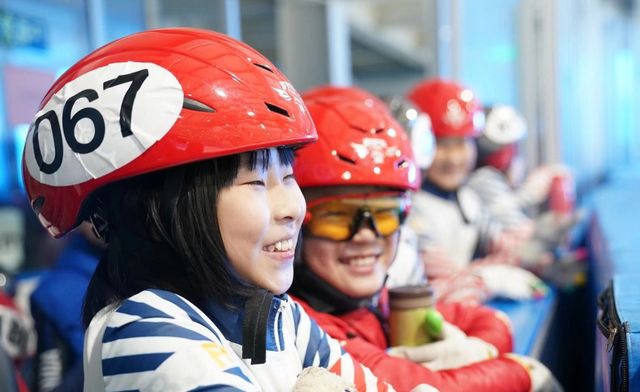 输在起点赢在终点,8岁女孩短道速滑起步摔倒,坚强起身反超夺冠休闲区蓝鸢梦想 - Www.slyday.coM 输在起点赢在终点,8岁女孩短道速滑起步摔倒,坚强起身反超夺冠休闲区蓝鸢梦想 - Www.slyday.coM