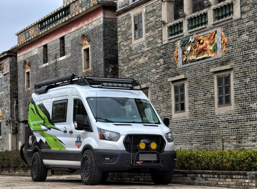 首发价118万旅美速腾f350路航者四驱越野房车为何如此任性