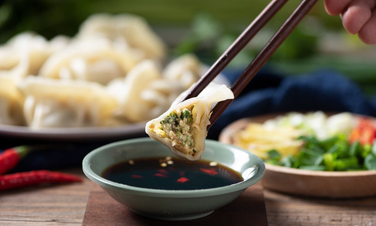 腊八节将至,吃饺子蘸腊八醋,芹菜馅饺子,好吃又营养|饺子|芹菜|腊八节