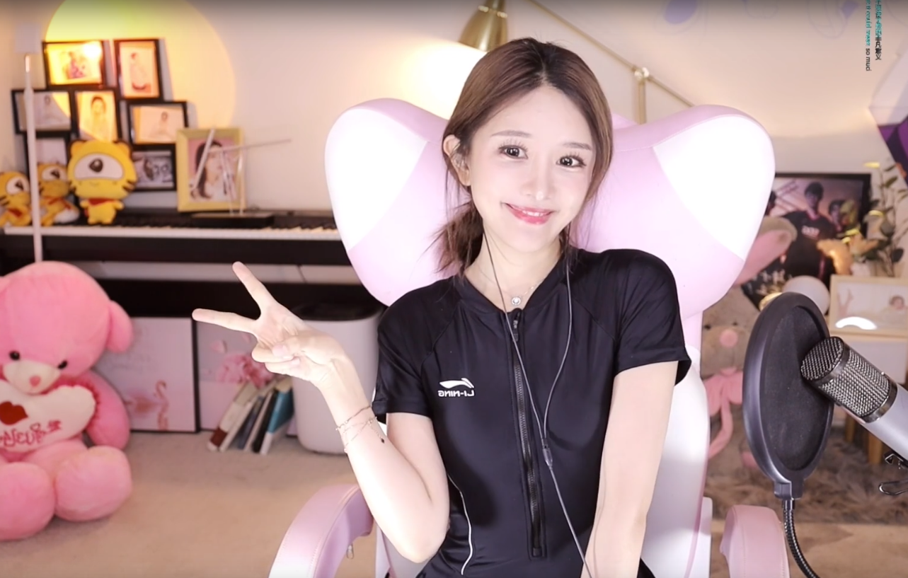 林七七直播cos葫芦娃奶凶风格太惊喜不愧是行走的衣架