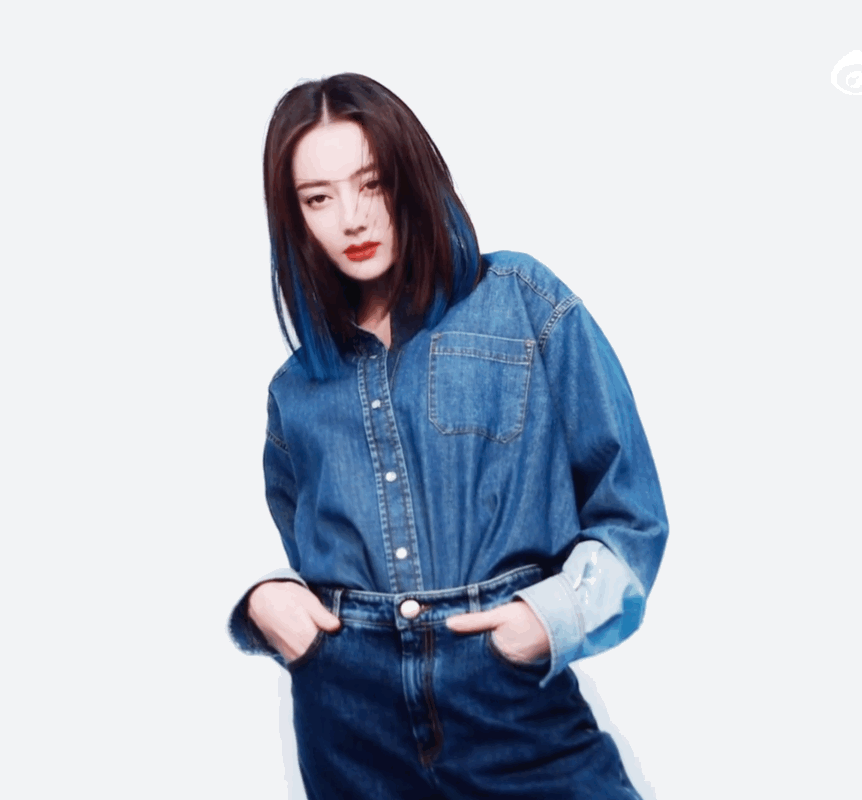 迪丽热巴时尚健康拍摄视频#@dear-迪丽热巴迪总!别抱猫了,抱我吧