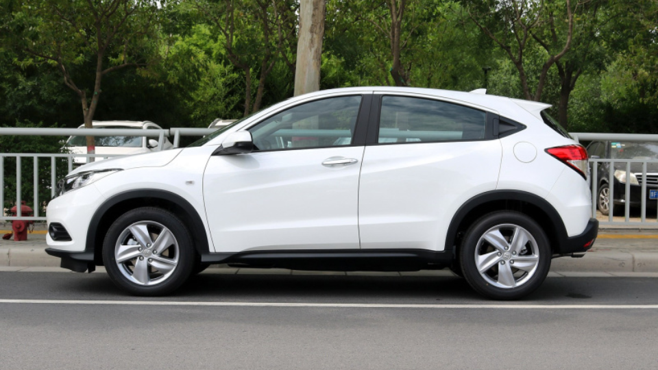 丰田锋兰达对比本田缤智：15万元内没悬念，超过呢？