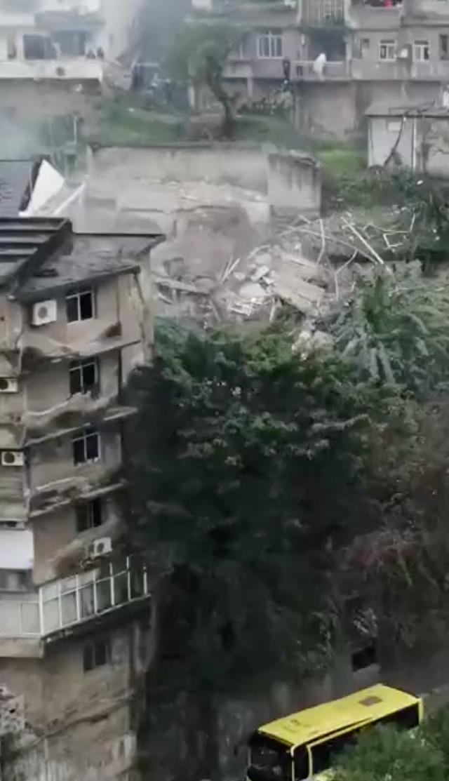 重庆武隆一食堂疑似燃气泄漏燃爆垮塌，正在搜救休闲区蓝鸢梦想 - Www.slyday.coM