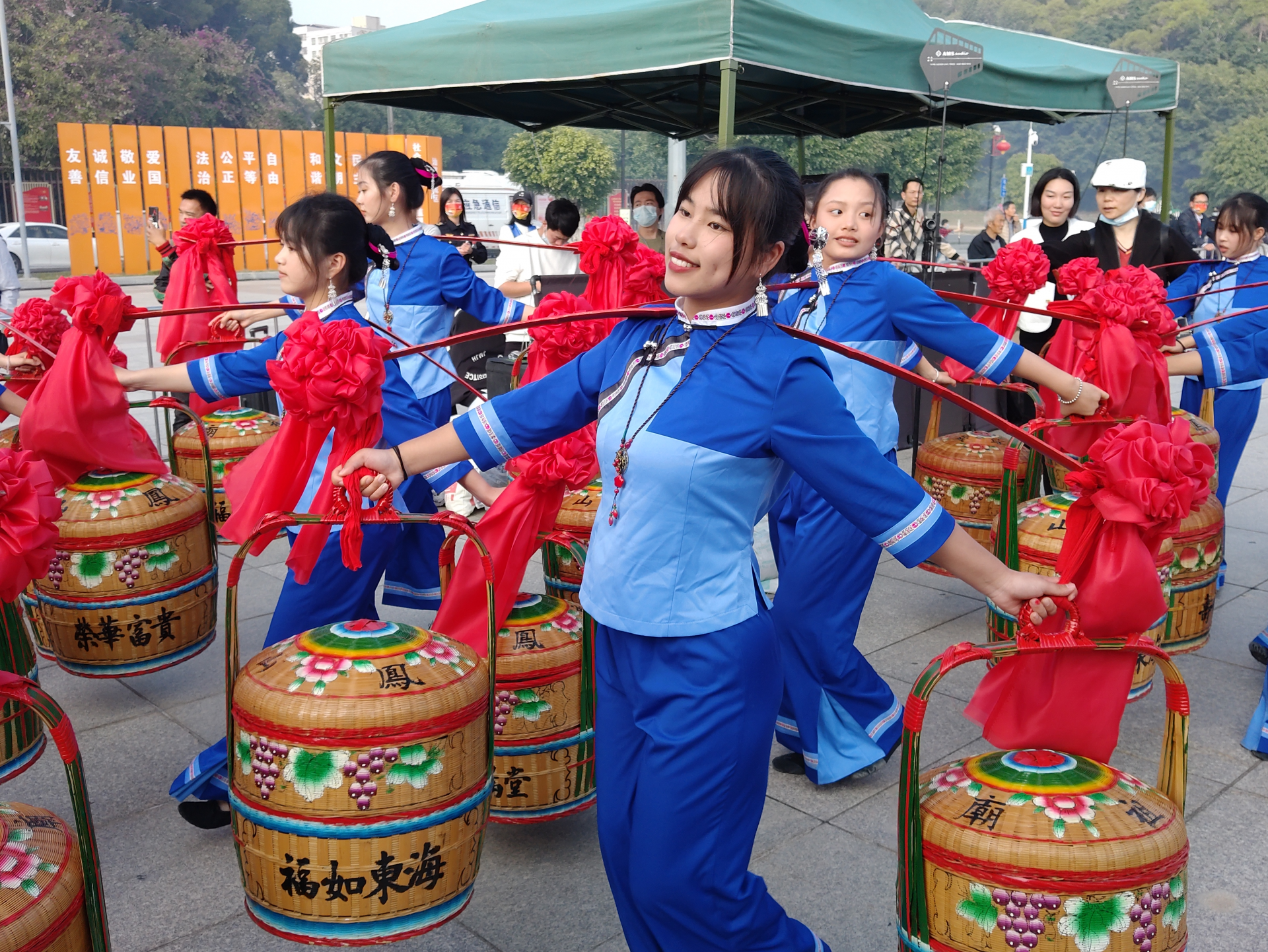 广东省非遗过大年文化进万家展示展演活动在汕尾举行