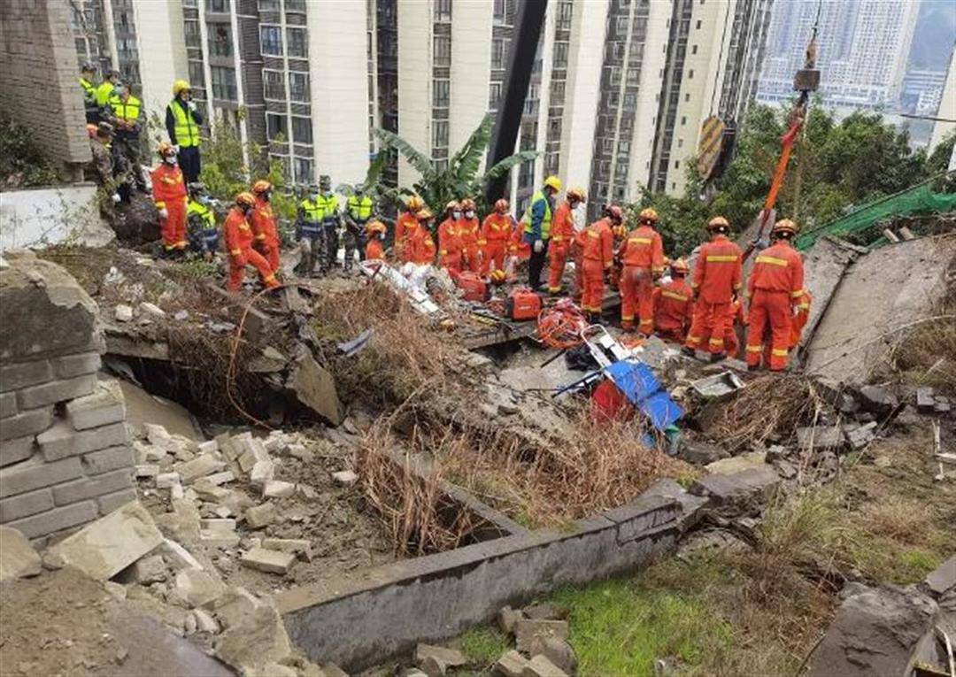 重庆食堂垮塌致多人被困，医院已收治11人，殡仪馆已收到遗体休闲区蓝鸢梦想 - Www.slyday.coM