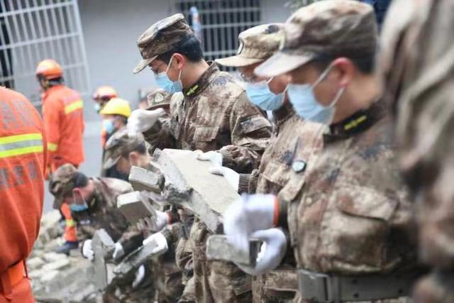 重庆武隆一食堂疑似燃气泄漏燃爆垮塌，正在搜救休闲区蓝鸢梦想 - Www.slyday.coM