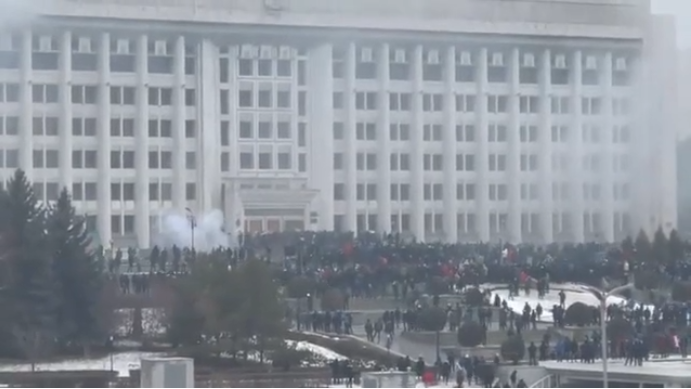 阿拉木图昨夜再传枪声，哈萨克斯坦骚乱已致执法人员18死748伤休闲区蓝鸢梦想 - Www.slyday.coM