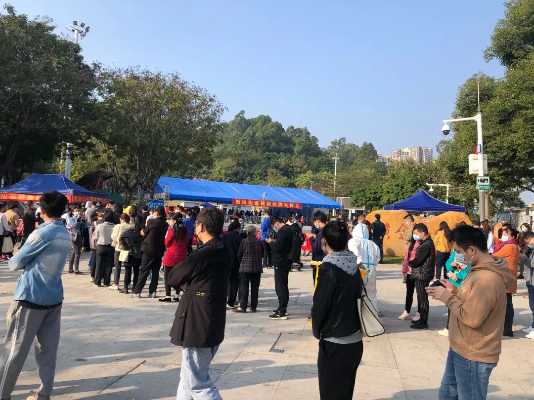 深圳报告2例阳性！记者实探事发片区：学校已停课，居民全员做检测！最新管控：离深需持48小时核酸阴性证明！休闲区蓝鸢梦想 - Www.slyday.coM