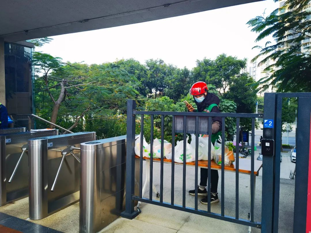 深圳报告2例阳性！记者实探事发片区：学校已停课，居民全员做检测！最新管控：离深需持48小时核酸阴性证明！休闲区蓝鸢梦想 - Www.slyday.coM