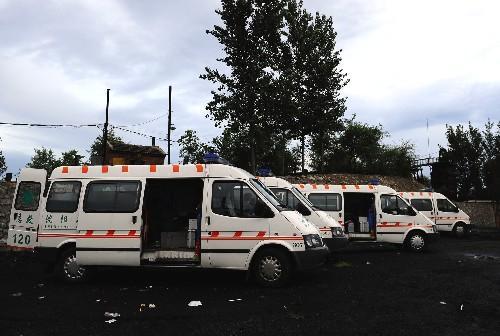 一是紧急抽调50名医务人员,增援西安急救中心,将120调度坐席扩容至90