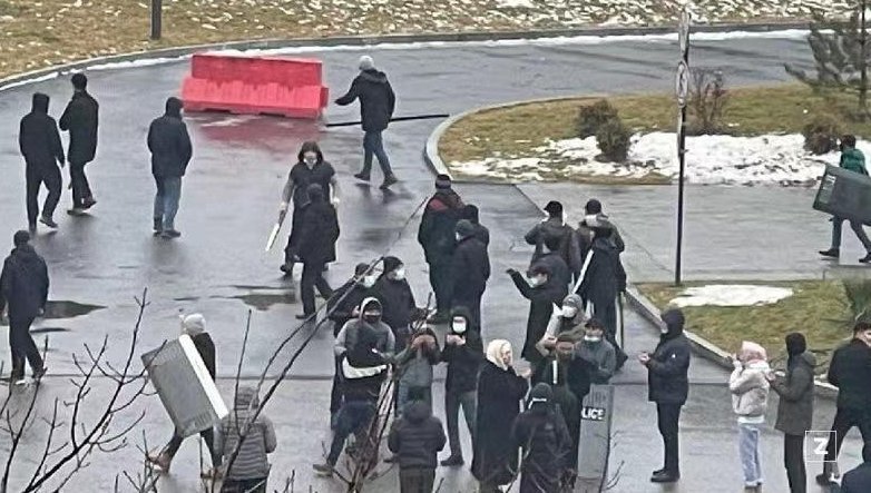 持续更新丨哈萨克斯坦骚乱已造成18名执法人员死亡 748人受伤休闲区蓝鸢梦想 - Www.slyday.coM