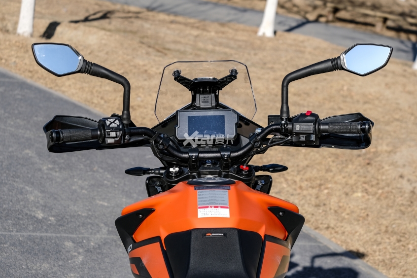 标准悬挂才是原汁原味 试驾ktm 390 adv-新浪汽车