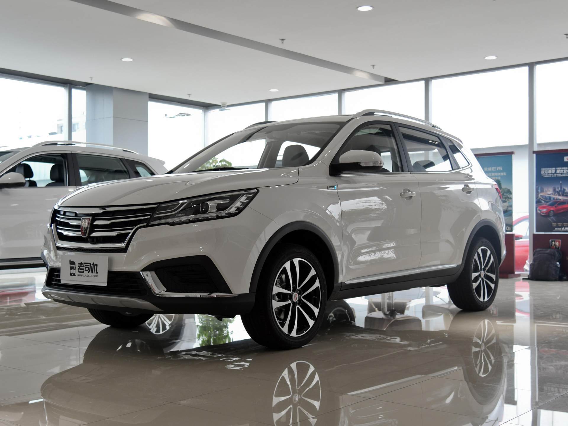 98万,带你看荣威rx3-新浪汽车