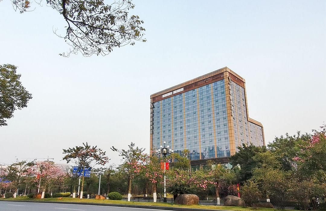 那时没有地铁,从广州主城区乘坐公交车到香雪公园旅游要花很多时间